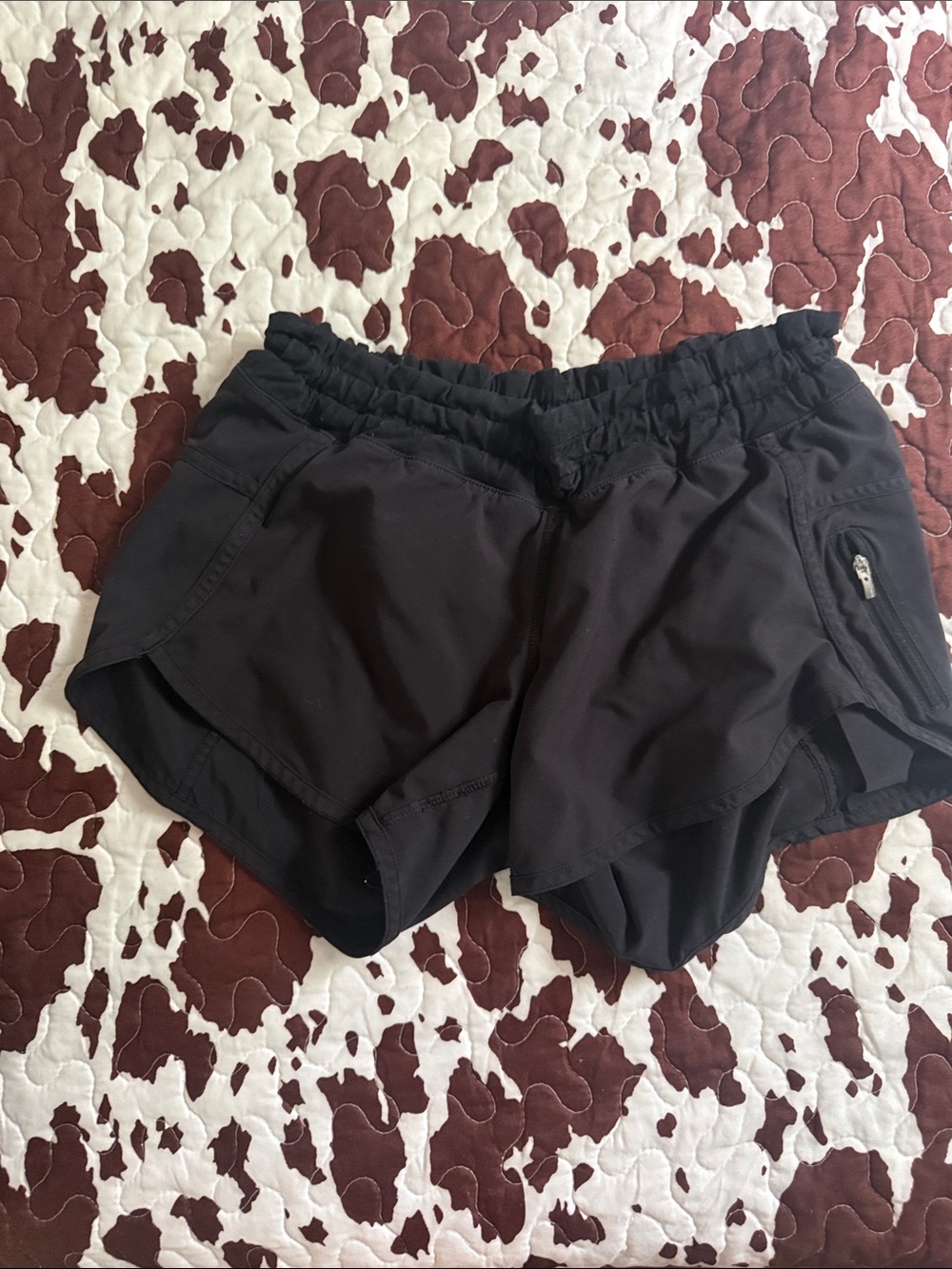 Lulu low rise running shorts